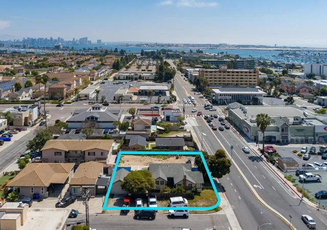 2nd image of 3046 Nimitz Blvd, San Diego, CA 92106 | MLS# 260005744SD