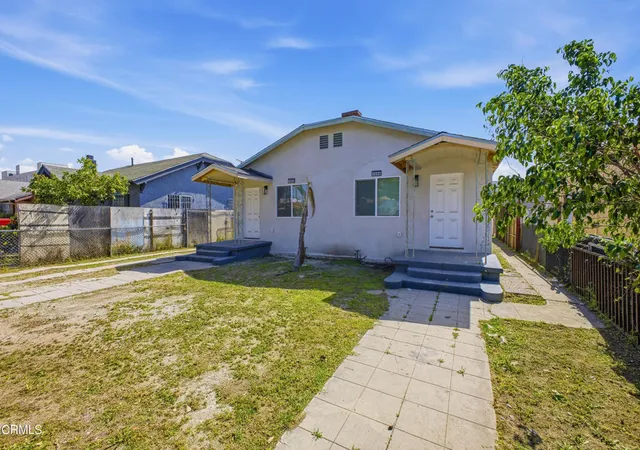 1st image of 1042 W 62nd St, Los Angeles, CA 90044 | MLS# P1-26222