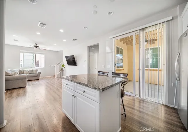Listing Photo 5 - Condo for sale in building located at 333 Paseo Gusto, Palm Desert, CA 92211 - Unit #124