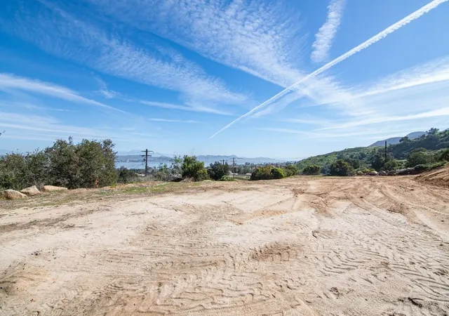 3rd image of 2930 Lakeview, Lake Elsinore, CA 92530 | MLS# SW26054105