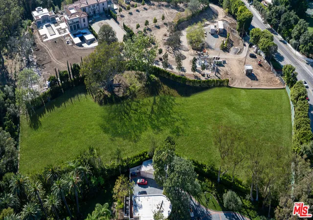 2nd image of 150 S Carolwood Dr, Los Angeles, CA 90077 | MLS# 26662537