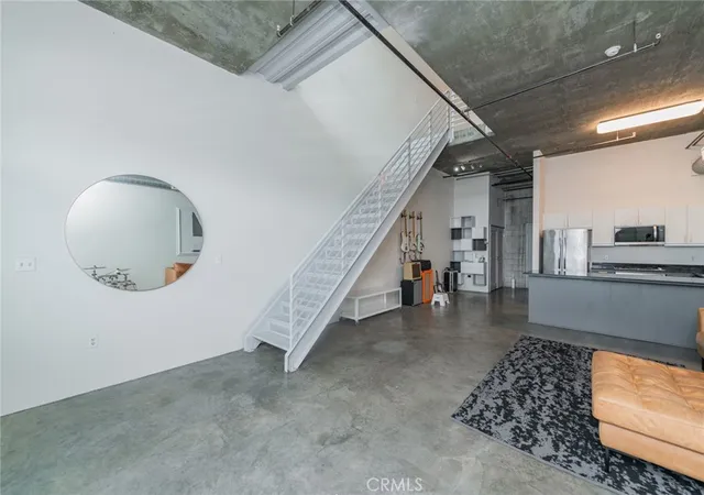 3rd image of 116 S Harbor Blvd, Anaheim, CA 92805