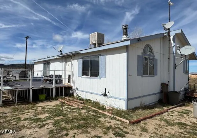 Photo 3 of Manufactured home for sale at 140 San Emidio Dr, Maricopa, CA 93252 | MLS# V1-35142 | Listing updated on 2026-09-30
