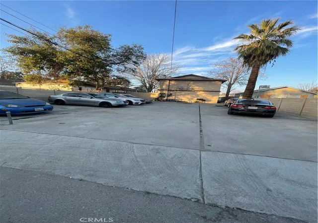 Homes for sale in Bakersfield, CA | 223 Monterey, Bakersfield, CA 93305 | MLS# DW26054635