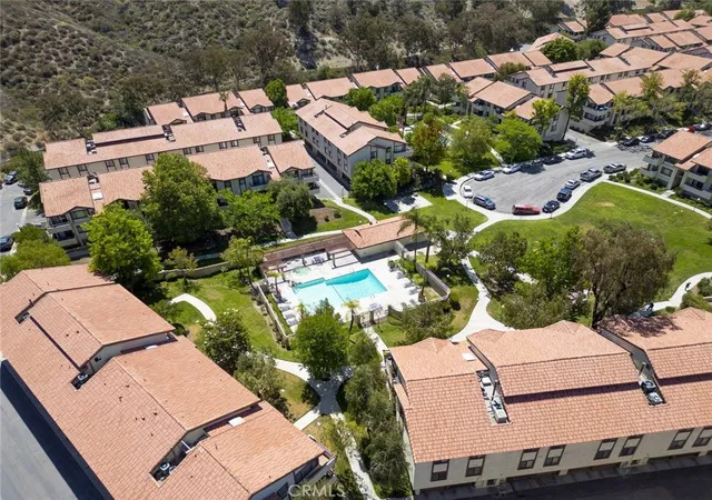 2nd image of 28031 Sarabande Ln #128, Canyon Country, CA 91387 | MLS# SR26054687