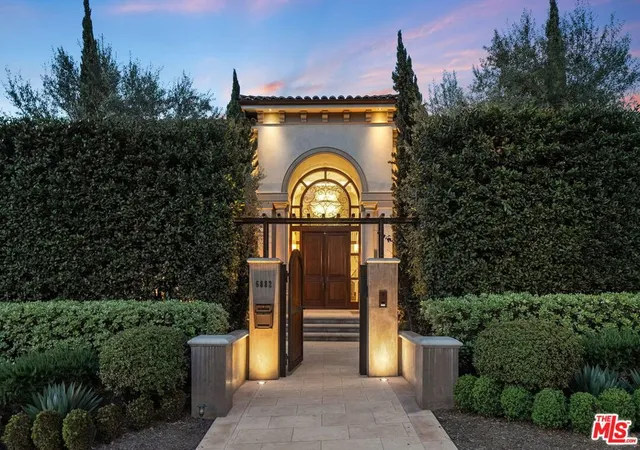 2nd image of 6882 Arizona Ave, Los Angeles, CA 90045 | MLS# 26663845