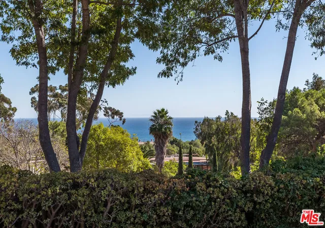 Photo 4 of Single family home for sale at 27349 Pacific Coast Hwy, Malibu, CA 90265 | MLS# 26663703 | Listing updated on 2026-05-07