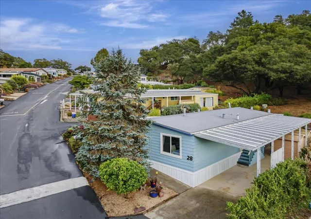 Photo 2 of Manufactured home for sale at 270 Hames Rd #28, Watsonville, CA 95076 | MLS# ML82038247 | Listing updated on 2026-09-30