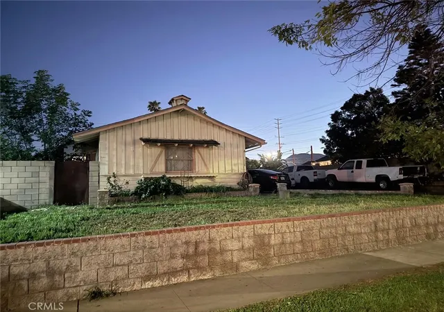 2nd image of 1068 W 10th, Corona, CA 92882 | MLS# IV26054787