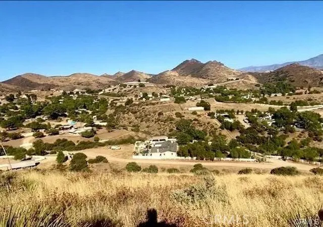 1st image of 32600 Willow Ln, Santa Clarita, CA 91390 | MLS# SR26054938