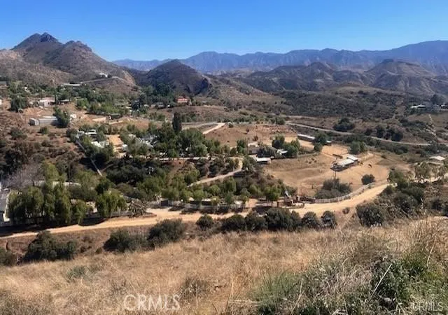 2nd image of 32600 Willow Ln, Santa Clarita, CA 91390 | MLS# SR26054938