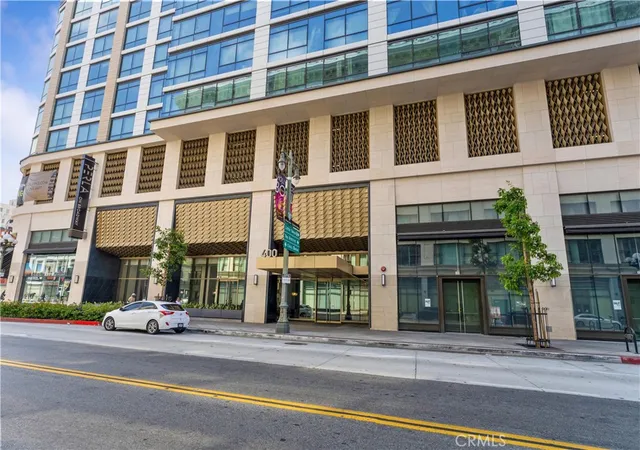 2nd image of Perla on Broadway, Los Angeles, CA 90013
