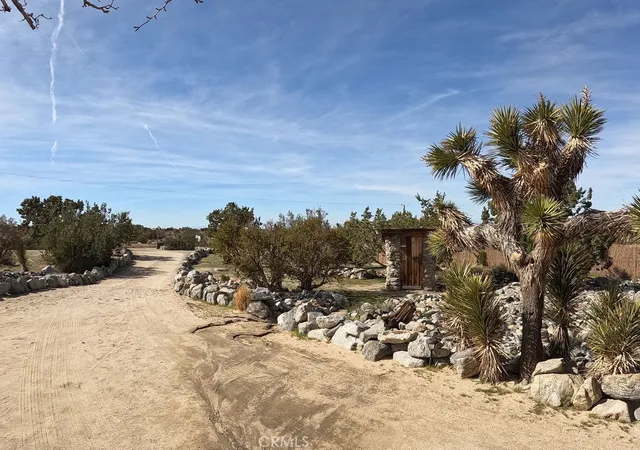 2nd image of 30000 Buchannon Ranch Rd, Llano, CA 93544 | MLS# CV26055012