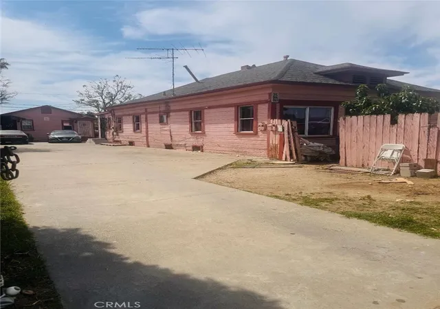 Homes for sale in Los Angeles, CA | 920 E 48th, Los Angeles, CA 90011 | MLS# DW26054950