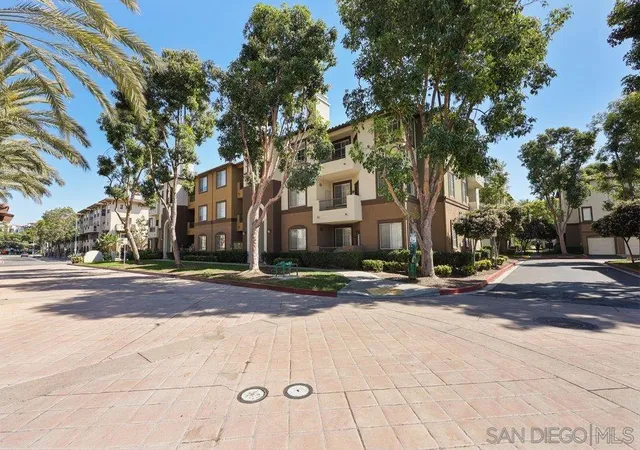 3rd image of 2184 Gill Vlg Wy, San Diego, CA 92108