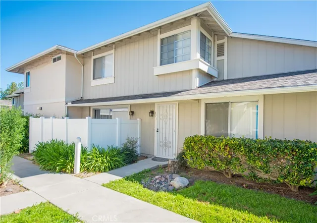 1st image of 811 Pillar Point Wy, Oceanside, CA 92058 | MLS# IG26032277