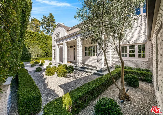 1st image of 9551 Lime Orchard Rd, Beverly Hills, CA 90210 | MLS# 26660405