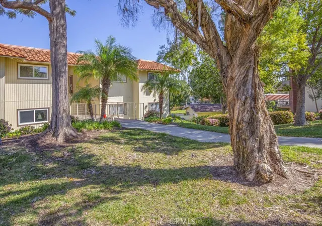 Photo 3 of Condo for sale at 860 Ronda Mendoza #D, Laguna Woods, CA 92637 | MLS# OC26017783 | Listing updated on 2026-10-04