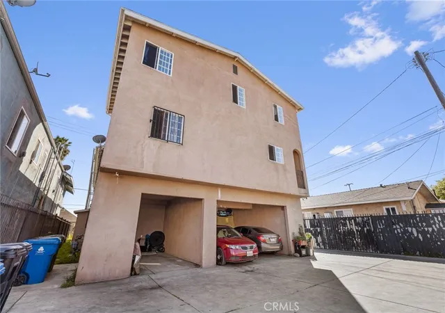 4th image of 879 E 40Th Pl, Los Angeles, CA 90011 | MLS# OC26053122