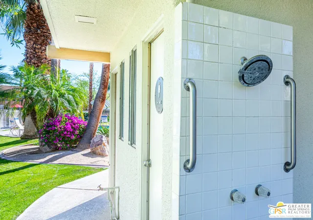 Homes for sale in Palm Springs, CA | 1268 E Ramon Road, Palm Springs, CA 92264 | Houzeo