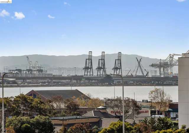 4th image of 5855 Horton St, Emeryville, CA 94608
