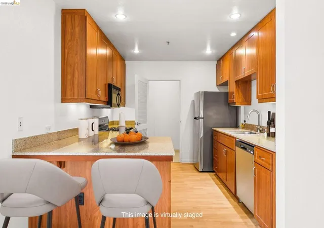5th image of 5855 Horton St, Emeryville, CA 94608