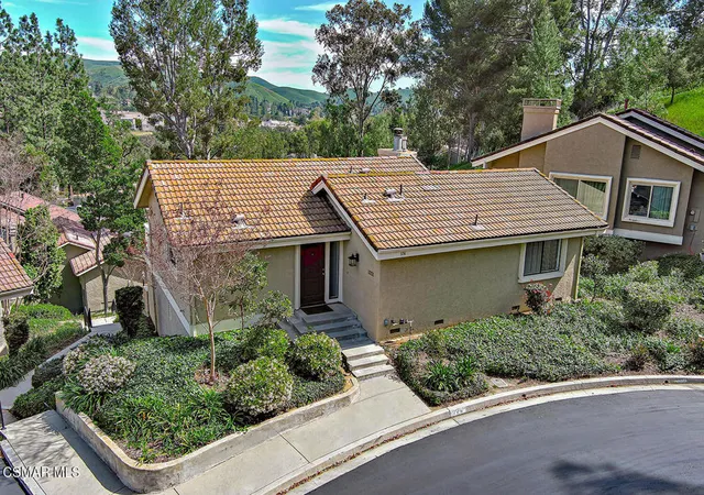 Homes for sale in Oak Park, CA | 576 Calle De Las Ovejas, Oak Park, CA 91377 | MLS# 226001168
