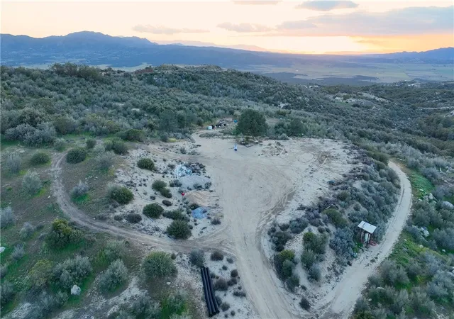 3rd image of 40521 Tweedie Trl, Anza, CA 92539 | MLS# SW26043155