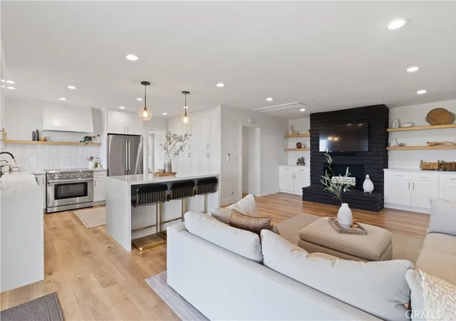 Photo 3 of Sale Pending at 28829 Crestridge, Rancho Palos Verdes, CA 90275 | MLS# SB26038559 | Listing updated on 2026-09-30
