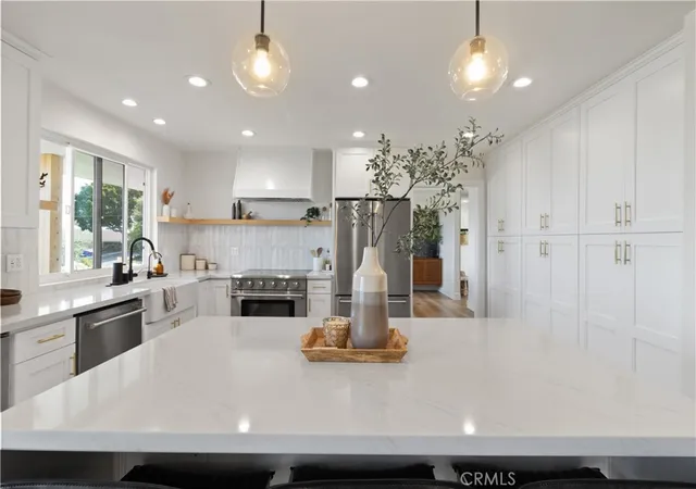 Photo 4 of Sale Pending at 28829 Crestridge, Rancho Palos Verdes, CA 90275 | MLS# SB26038559 | Listing updated on 2026-09-30