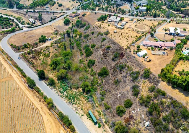 3rd image of 456 Grove View Rd, Oceanside, CA 92058 | MLS# PTP2601962