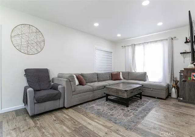 image of 343 Concord St, Glendale, CA 91203 | MLS# GD26055082