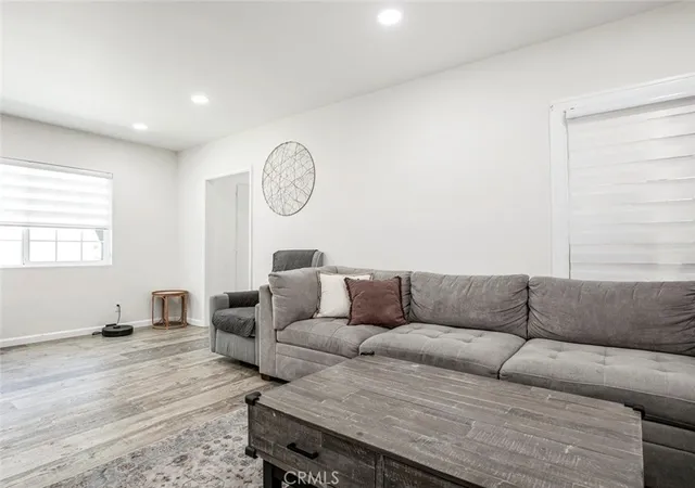 image of 343 Concord St, Glendale, CA 91203 | MLS# GD26055082