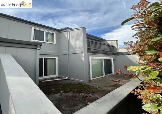 Homes for sale in Concord, CA | 1175 Kenwal Rd #B, Concord, CA 94521 | MLS# 41127156