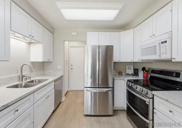 5th image of 14670 Caminito Orense Este, San Diego, CA 92129 | MLS# 260006001SD