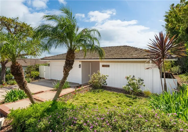 Homes for sale in Palos Verdes Estates, CA | 4240 Via Pinzon, Palos Verdes Estates, CA 90274 | MLS# PV26054989