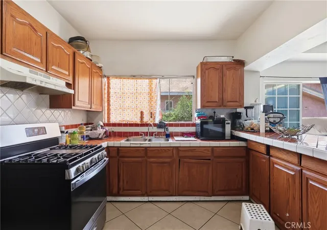 Homes for sale in Long Beach, CA | 910 E 19Th St, Long Beach, CA 90806 | MLS# SB26055953