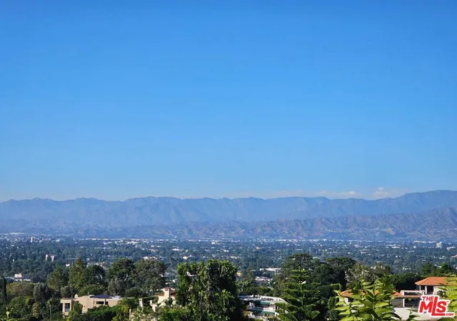 5th image of 13388 Newcomb Dr, Sherman Oaks, CA 91423 | MLS# 26664573
