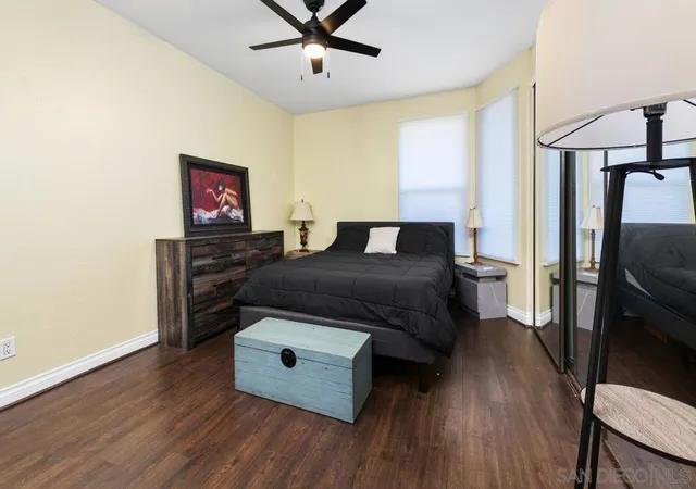 Listing Photo 2 - Condo for sale in building located at 4049 Carmel Vw Rd, San Diego, CA 92130 - Unit #75