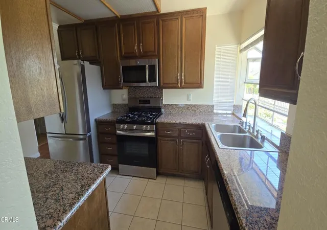 3rd image of 1807 Old Ranch Rd, Camarillo, CA 93012 | MLS# V1-35187