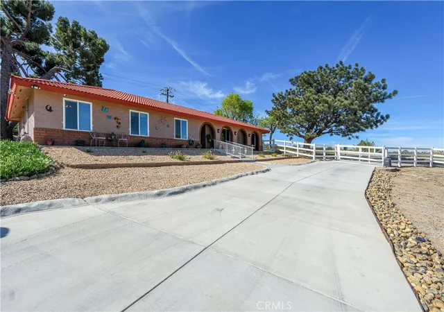 Photo 2 of Sale Pending at 28300 Rawlings, Hemet, CA 92544 | MLS# SW26056355 | Listing updated on 2026-06-17