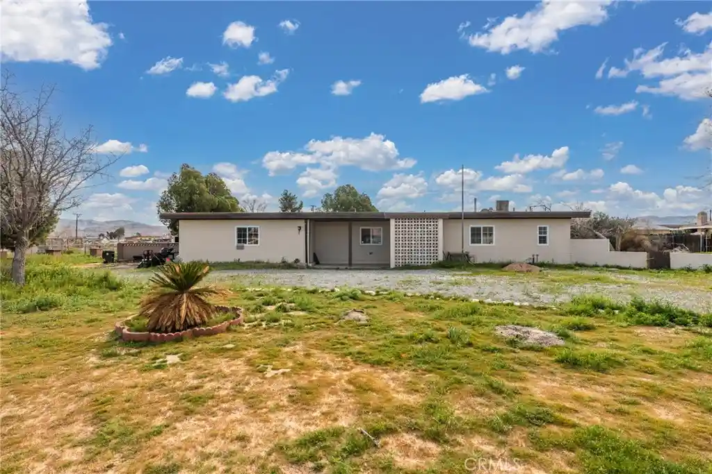 Photo 1 of Sale Pending at 13755 Lakota, Apple Valley, CA 92307 | MLS# DW26052707 | Listing updated on 2026-10-19