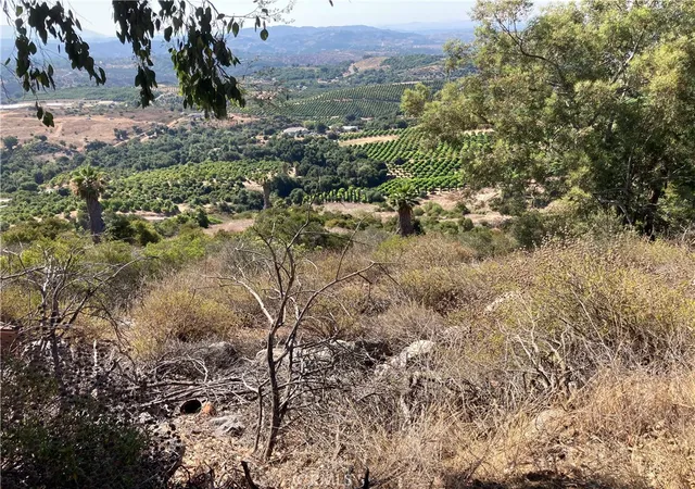 2nd image of 37 El Calamar Rd, Temecula, CA 92590 | MLS# SW26056511