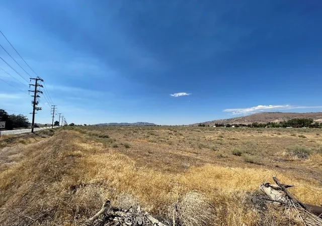 Photo 3 of Land for sale at 15000 Highline Rd, Tehachapi, CA 93561 | MLS# SR26056292 | Listing updated on 2026-03-15