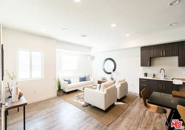 5th image of 14827 Victory Blvd, Van Nuys, CA 91411 | MLS# 26664759