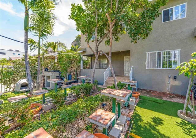 3rd image of 736 W 41St Pl, Los Angeles, CA 90037 | MLS# DW26056549