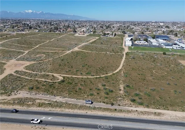 2nd image of 22111 Hesperia Rd, Hesperia, CA 92345 | MLS# HD26055984
