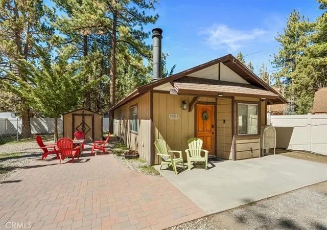Photo 2 of Single family home for sale at 921 Wendy, Big Bear City, CA 92314 | MLS# IG26056316 | Listing updated on 2026-03-16