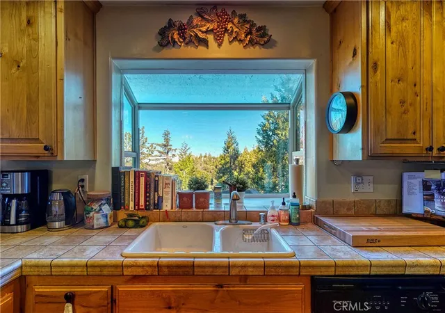 Homes for sale in Lake Arrowhead, CA | 863 Grass Valley, Lake Arrowhead, CA 92352 | MLS# IG26056320