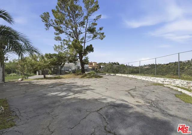 5th image of 11287 Chalon Rd, Los Angeles, CA 90049 | MLS# 26664935